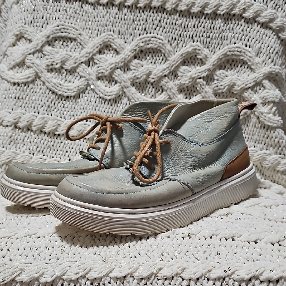 Men's Gray and Tan Casual Shoes